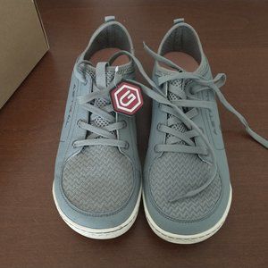 NEW W's Astral Loyak Gray/White NWT